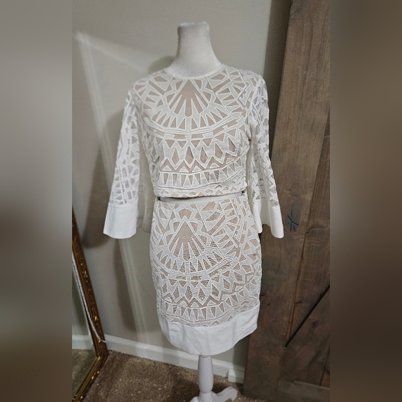 L’ATISTE White Lace Two-Piece Set – Crop Top & Mini Skirt. Size Medium - Picture 5 of 16